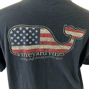 Vineyard Vines T-Shirt Size M Navy Blue Whale Logo With USA Flag Design
